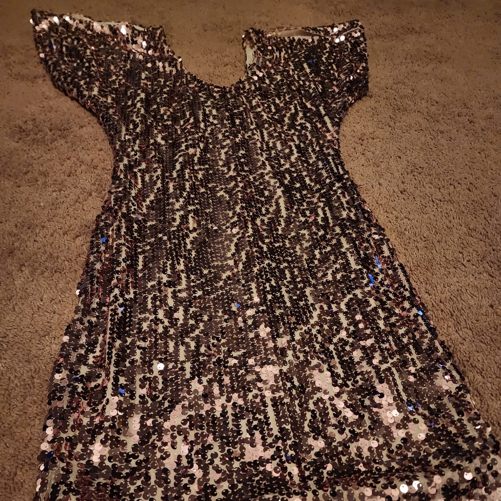 Dress - Picture 3 of 3